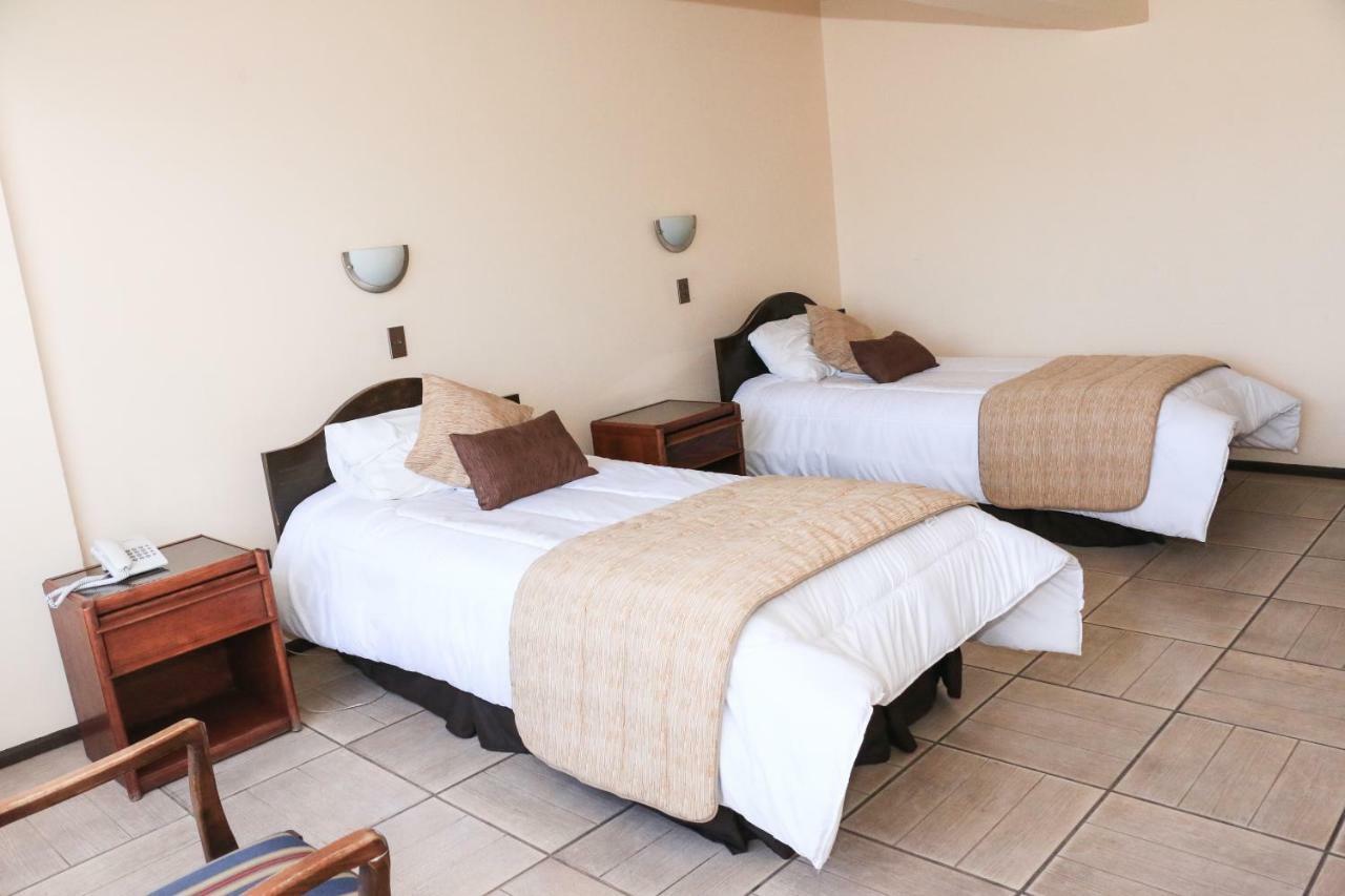 Hotel Garra De Leon 巴耶纳尔 外观 照片
